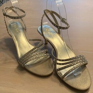 Nine West “NWLASTAGE” Lt Gold Heels, New in Box, Size 7.5M